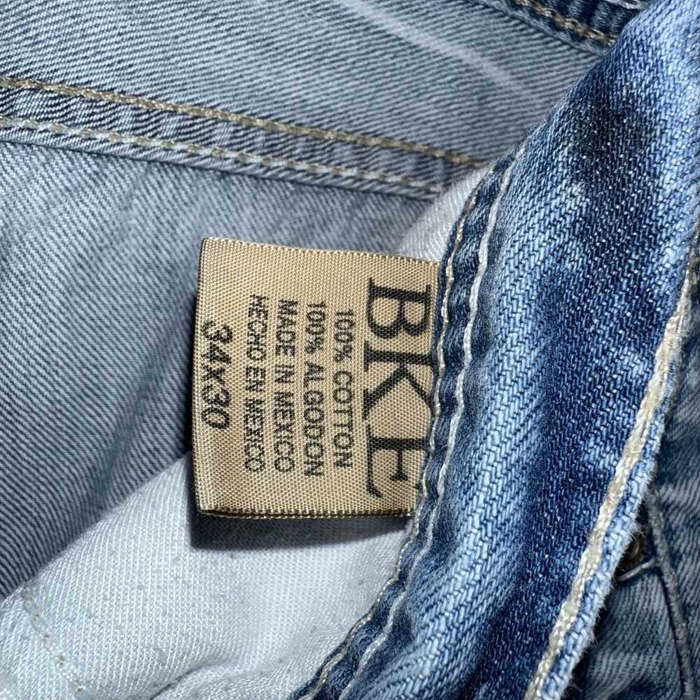 BKE Jeans Mens 34x30 Tyler Bootcut Distressed Whiskered Western Cowboy Buckle - Picture 15 of 16